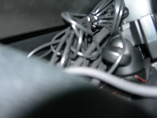 モニター・GPSのコードを設置イメージ03